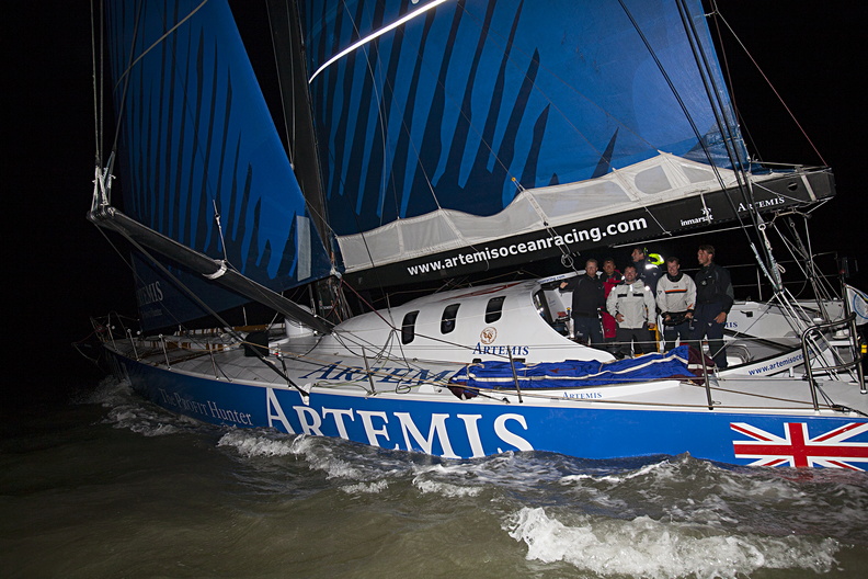 The IMOCA 60, Artemis - Team Endeavour cruises into Cowes after the finish