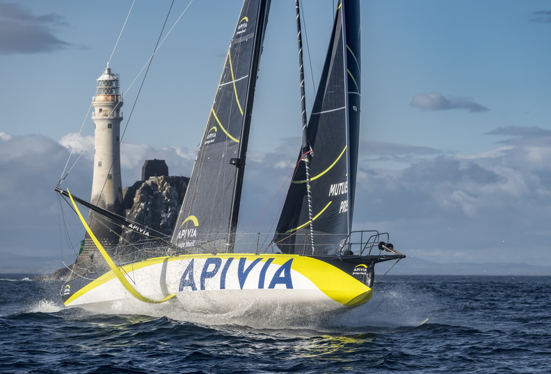 First IMOCA to the Fastnet Rock, Apivia is sailed by Charlie Dalin & Paul Meilhat
