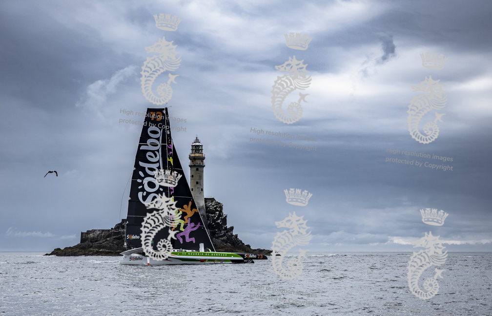 Ultime Sodebo, skippered by Thomas Coville, reaches the Fastnet Rock