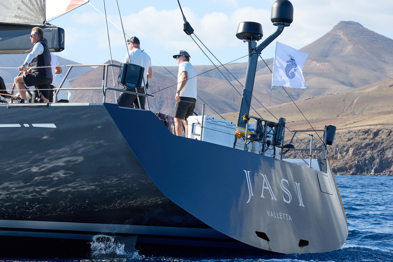 Jasi sails past Lanzarote