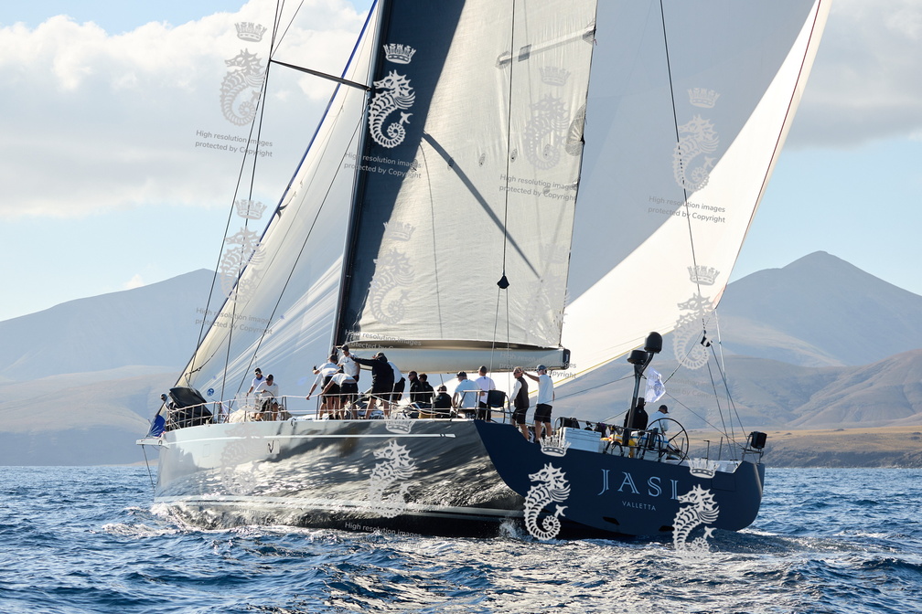 115ft Swan Jasi - the largest in the race
