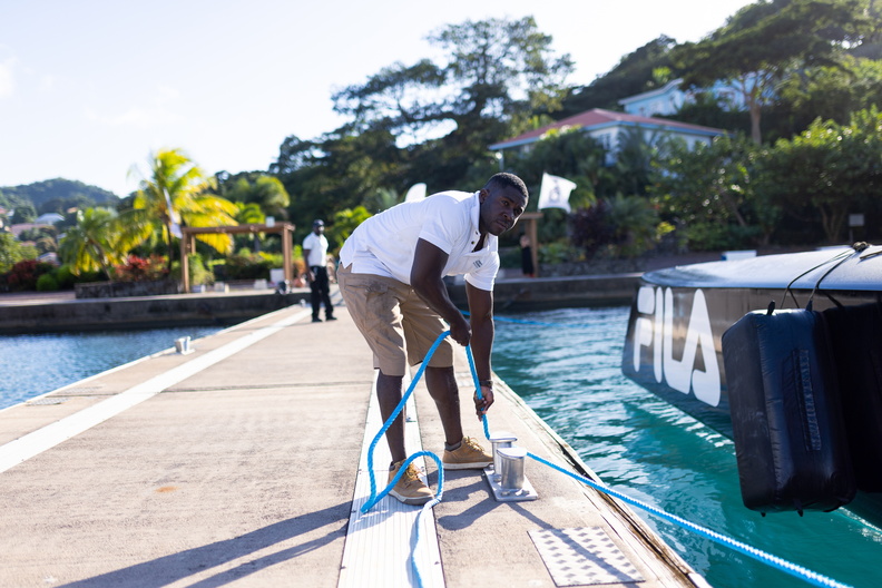 Port Louis staff assist the competitors