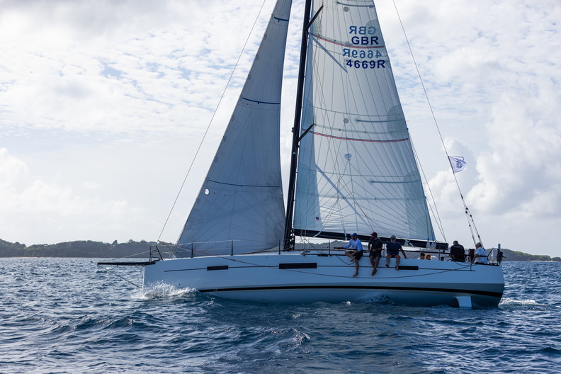 Pata Negra, en route to winning IRC One, powers forward for the finish line in Grenada