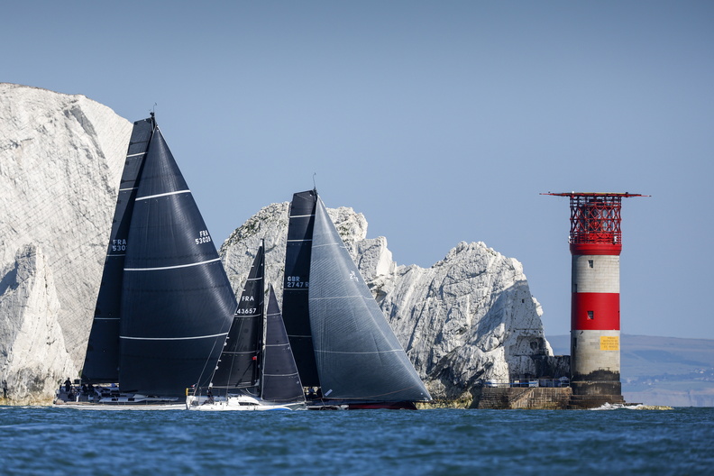 Lady First 3,FRA 53028,Ino Noir,Passing the Needles