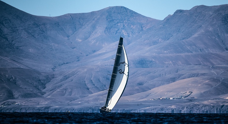 Leopard 3, 100ft maxi sailed by Chris Sherlock