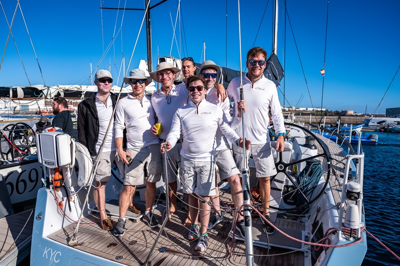 Crew on board Moana, Maarten 49