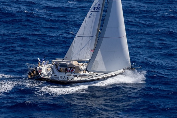Rule One, Hylas 49 sailed by Joel Aronson
