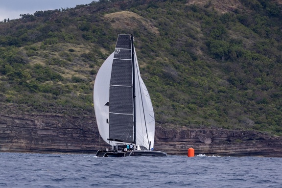 No Limit, outremer 5x racing sailed by Yann Marilley